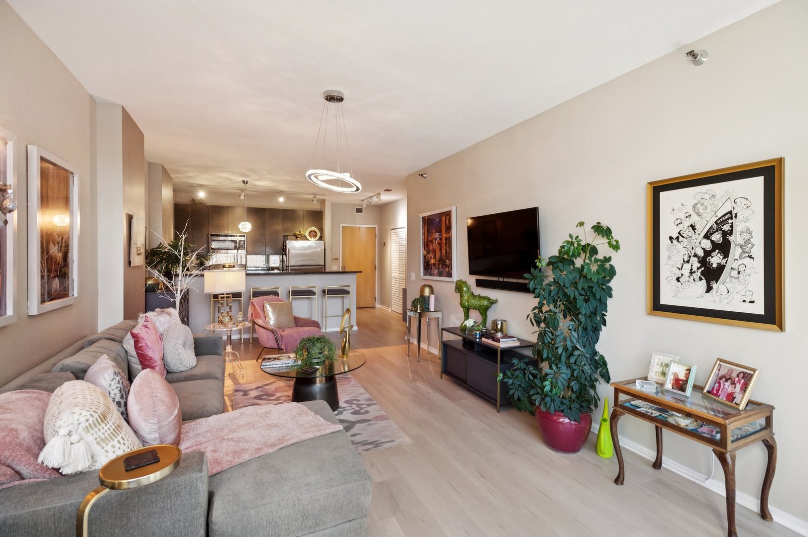 123 S Green Street Unit: 409B