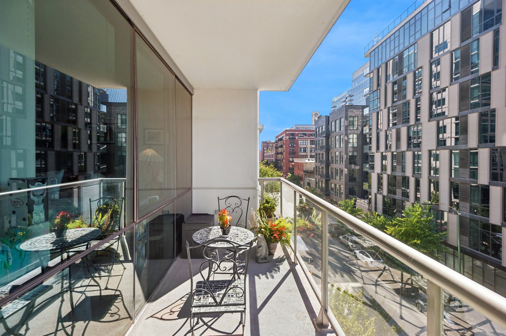 123 S Green Street Unit: 409B