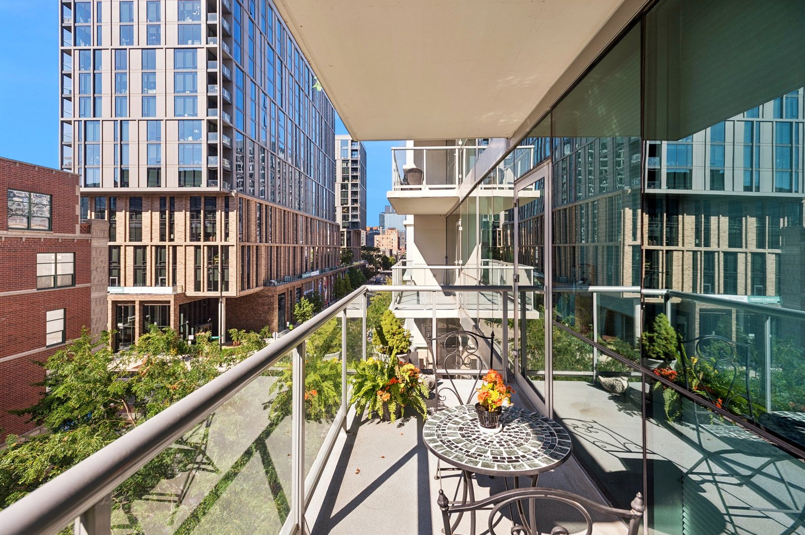 123 S Green Street Unit: 409B