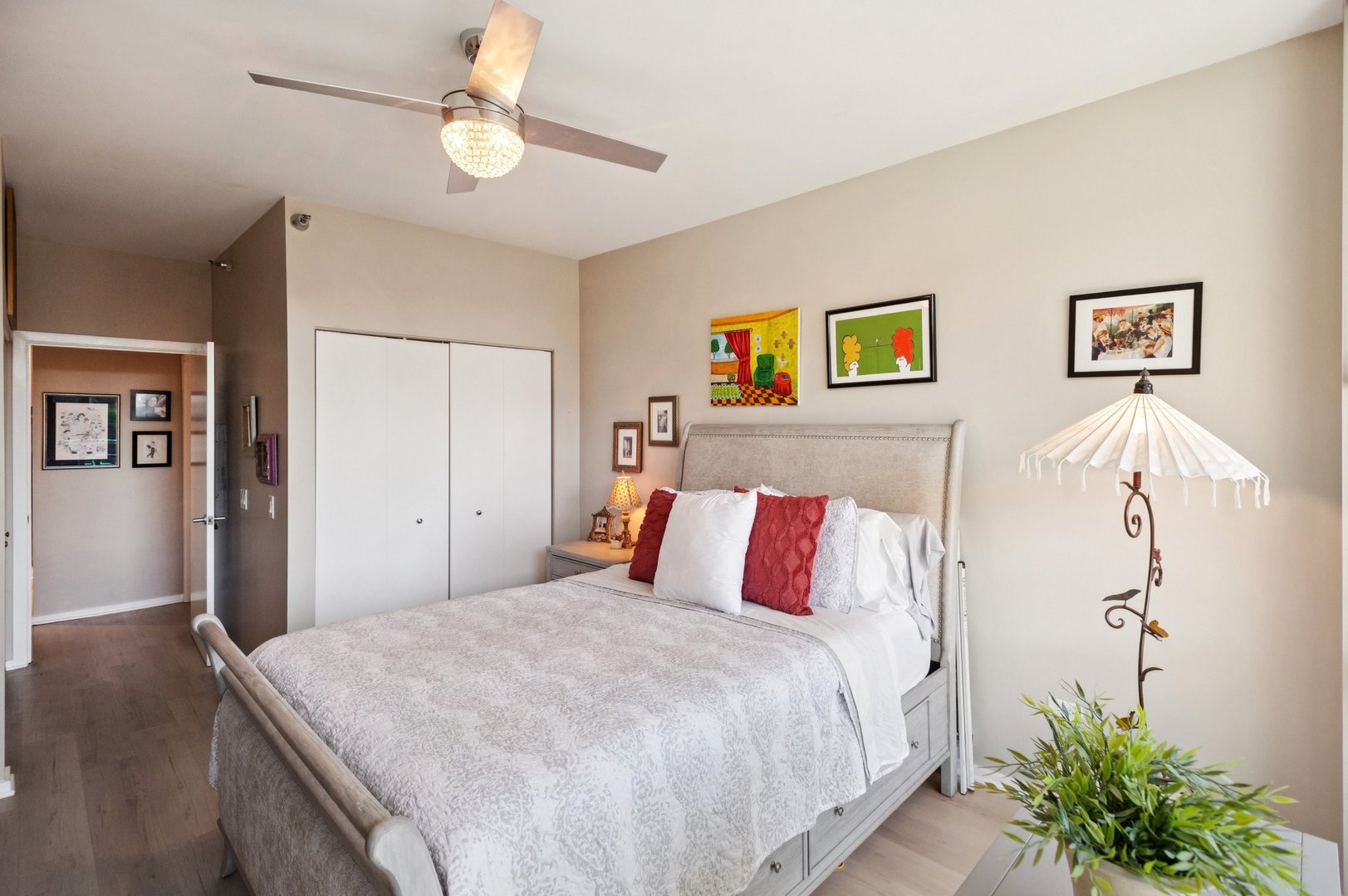 123 S Green Street Unit: 409B
