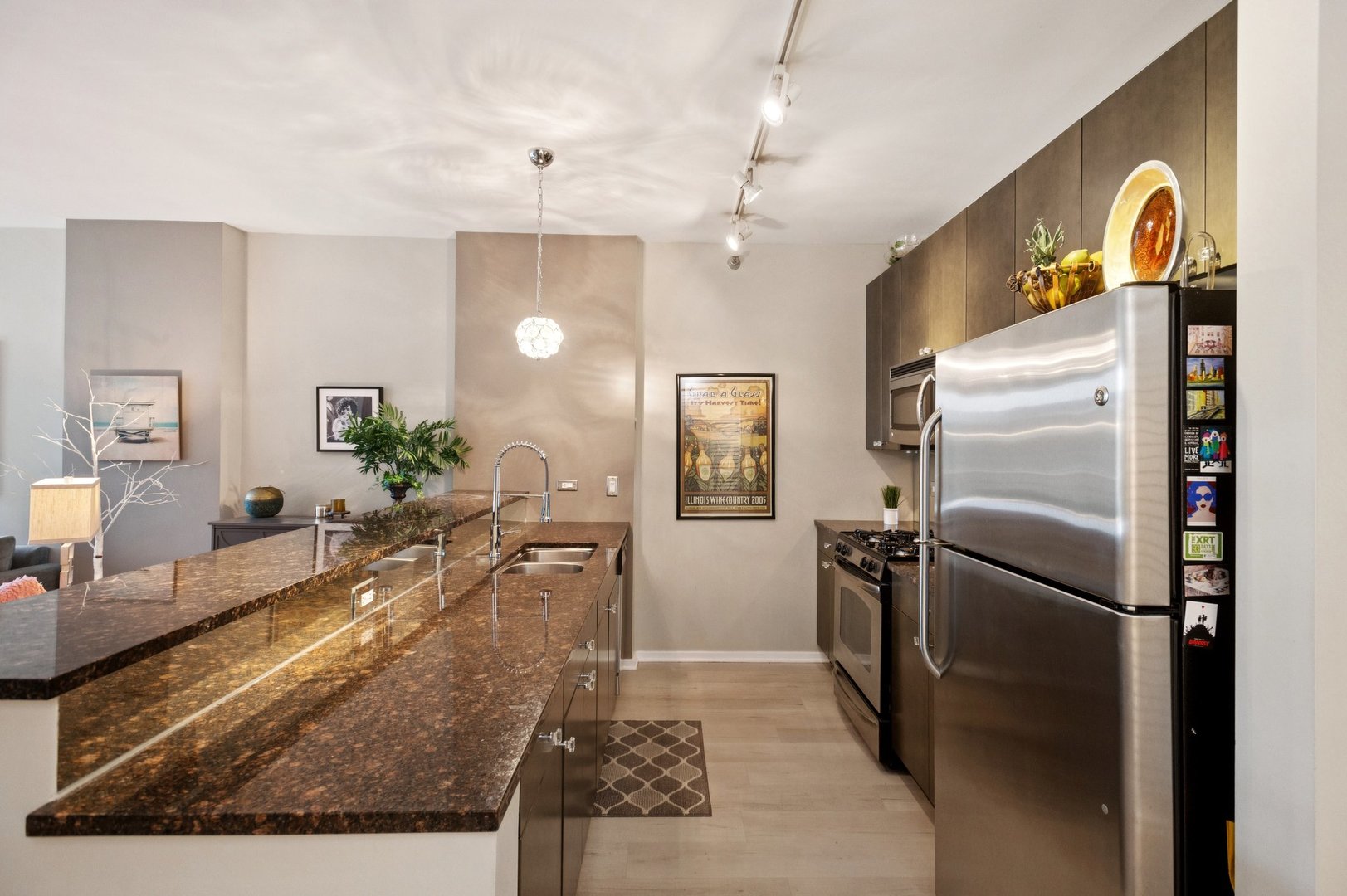 123 S Green Street Unit: 409B