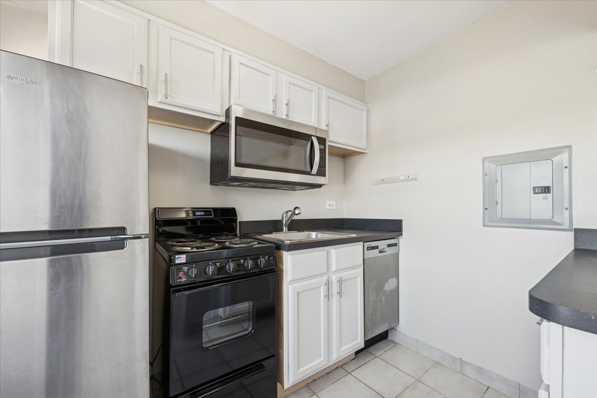 6030 N Sheridan Road Unit: 807