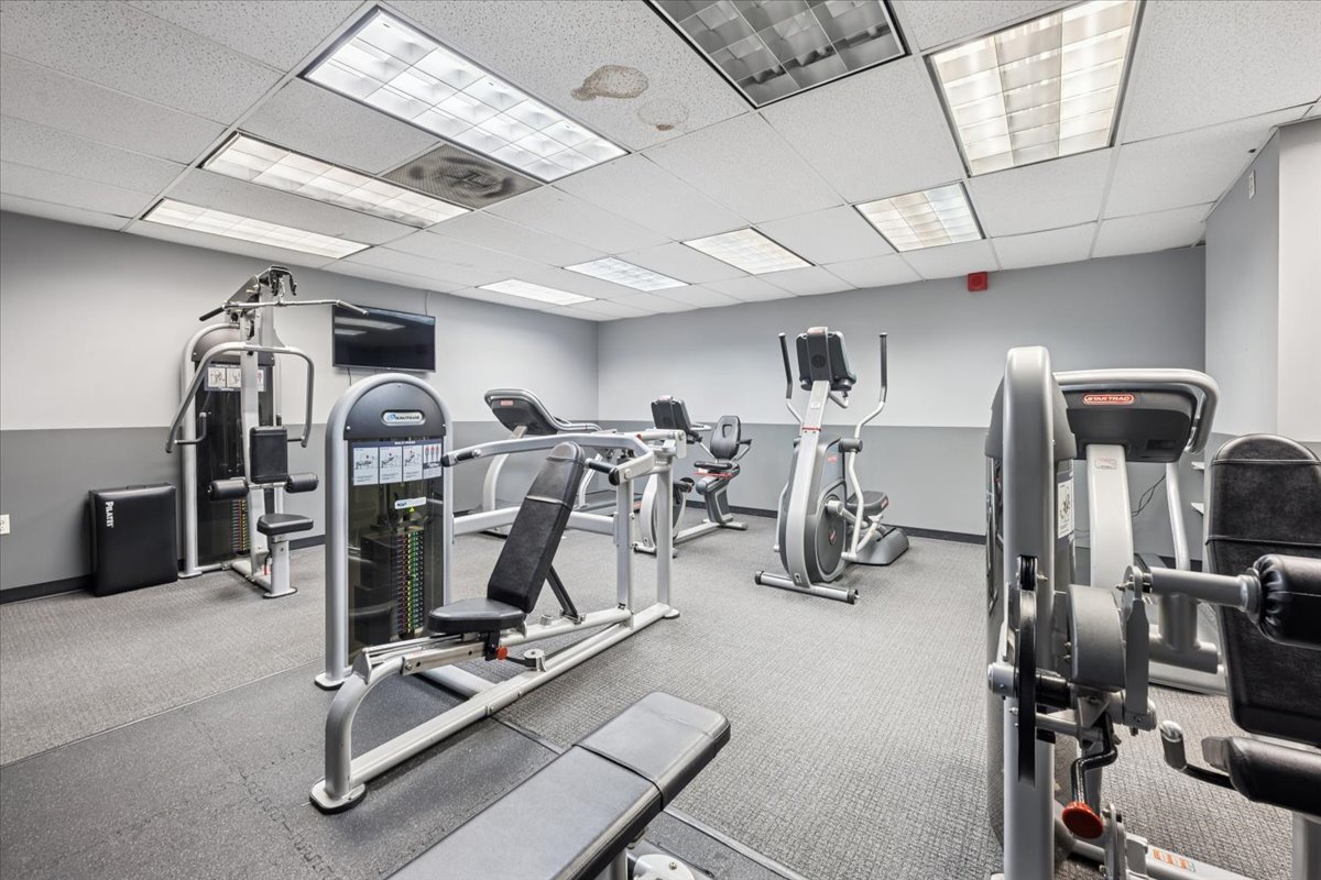 6030 N Sheridan Road Unit: 807