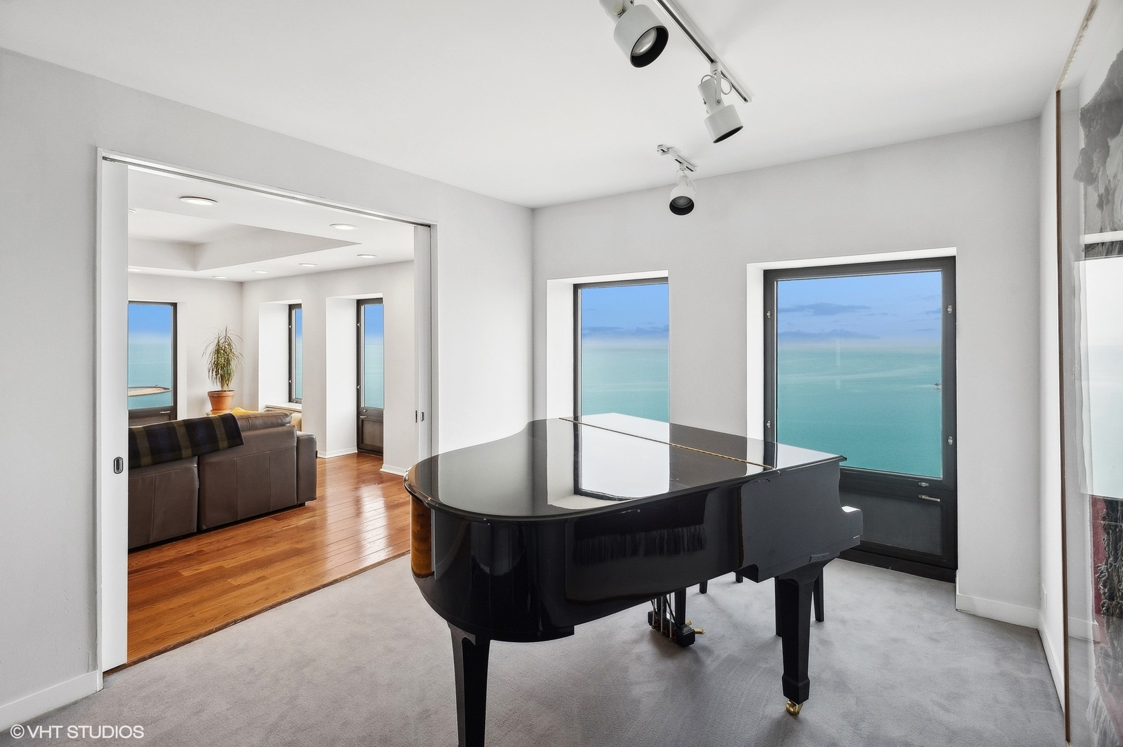 1100 N Lake Shore Drive Unit: 33A