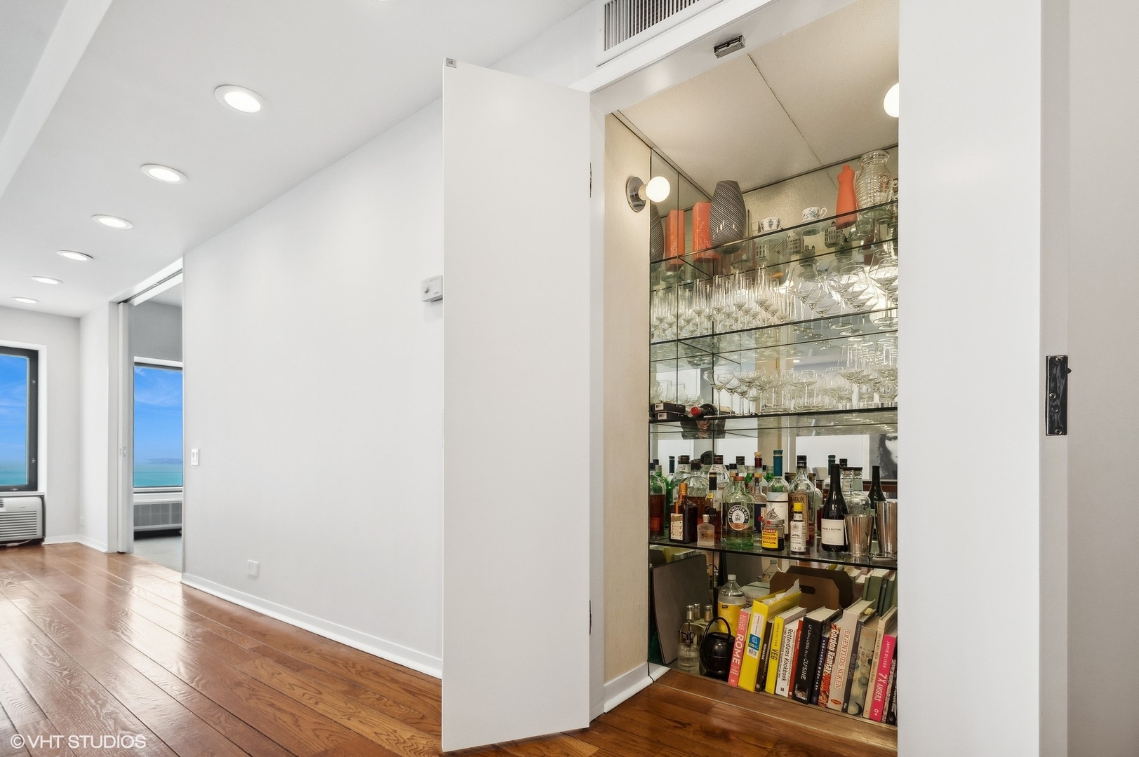 1100 N Lake Shore Drive Unit: 33A