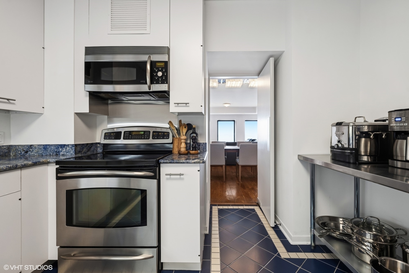 1100 N Lake Shore Drive Unit: 33A