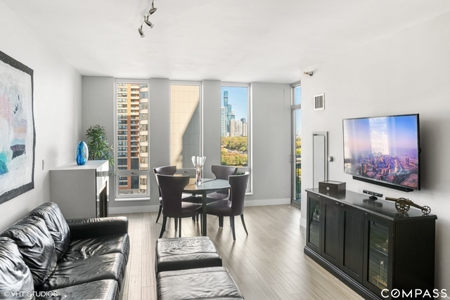 1250 S Michigan Avenue Unit: 1303