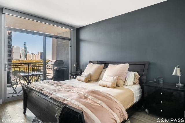 1250 S Michigan Avenue Unit: 1303