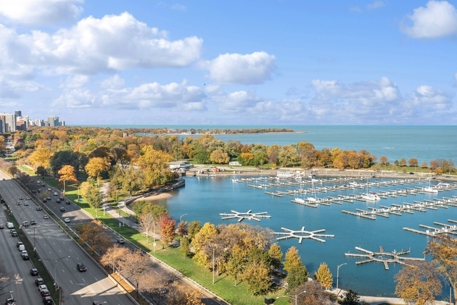 3300 N LAKE SHORE Drive Unit: 15A