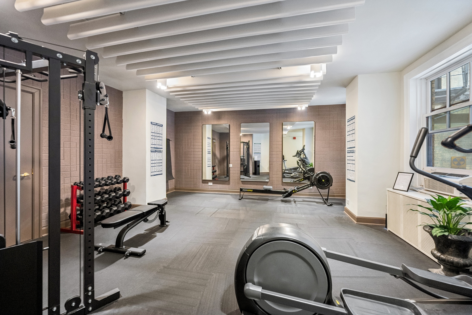 3300 N LAKE SHORE Drive Unit: 15A