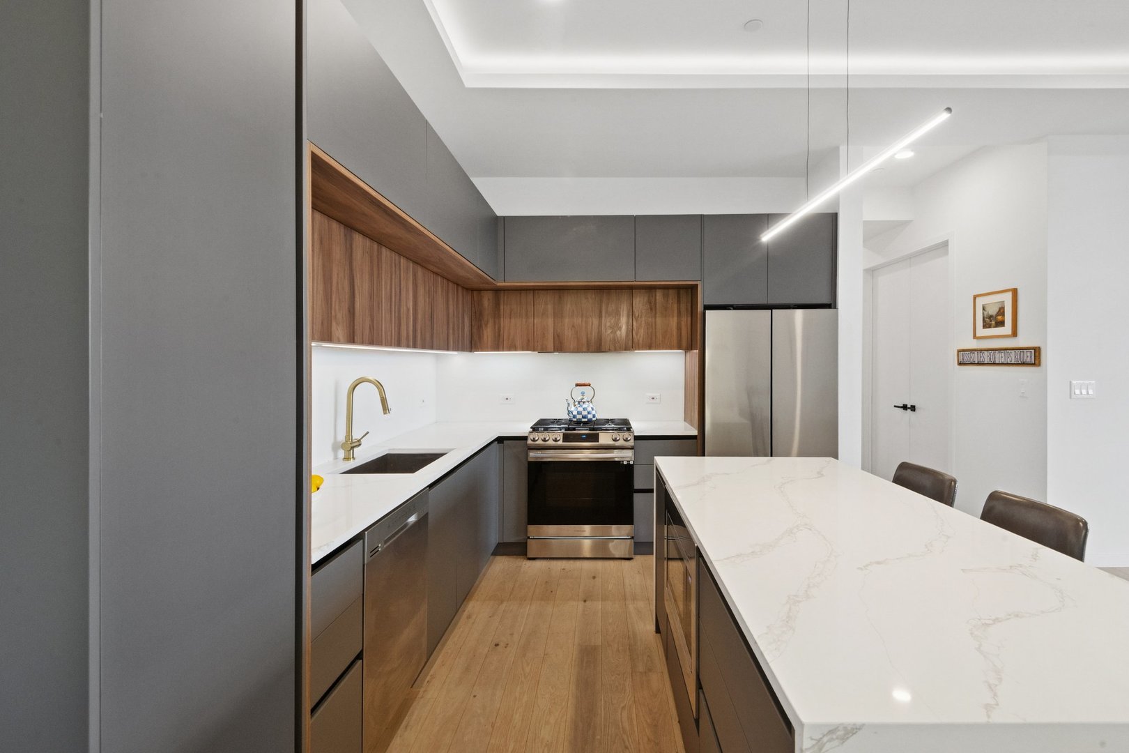 504 N Leavitt Street Unit: 406