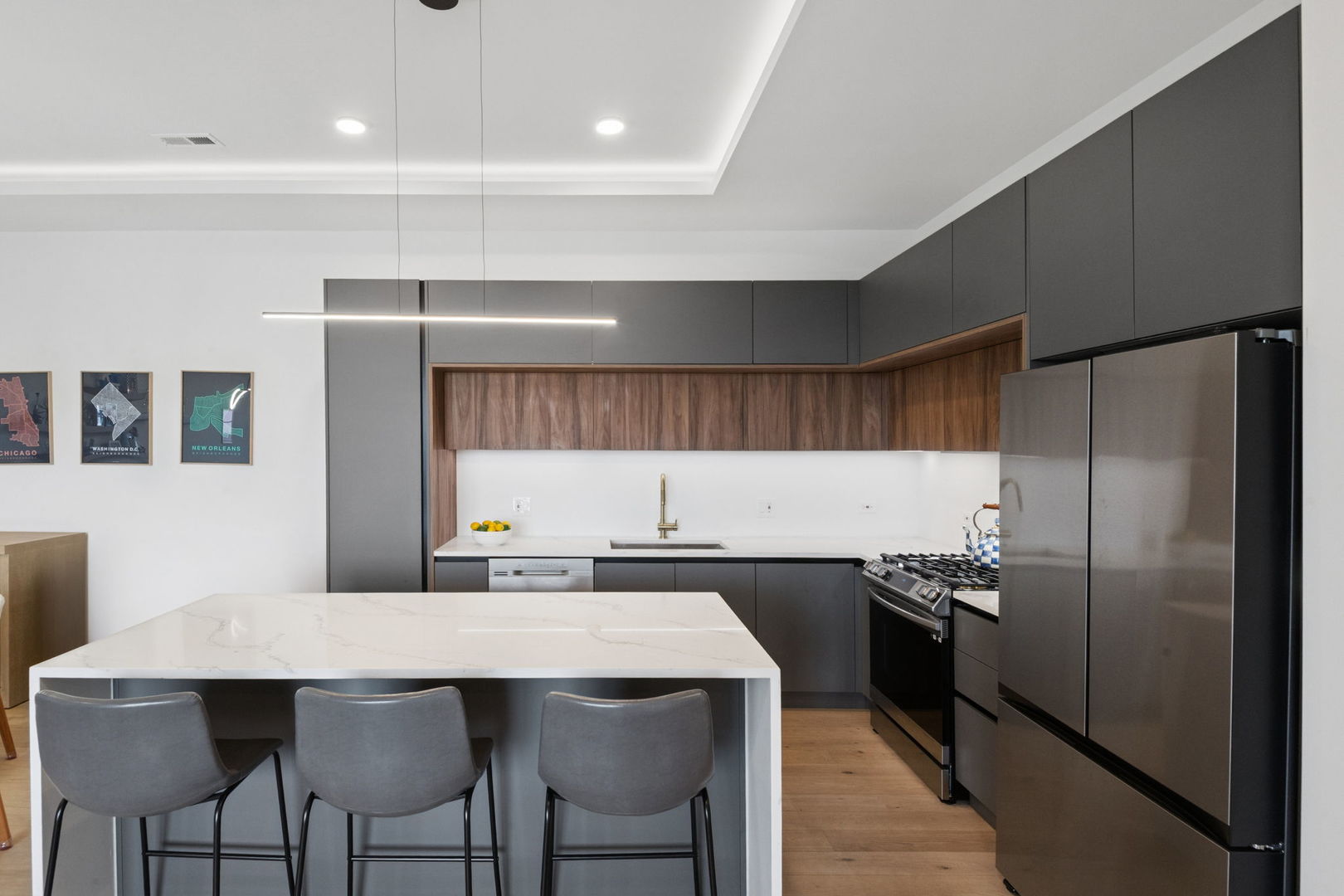 504 N Leavitt Street Unit: 406