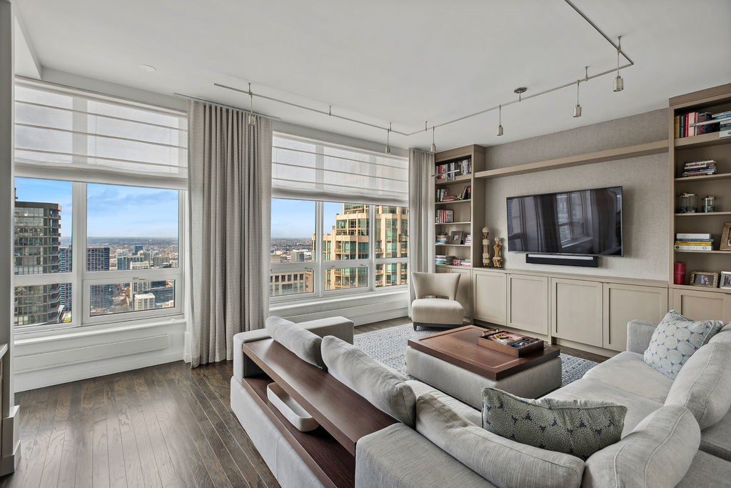 55 E Erie Street Unit: 4301