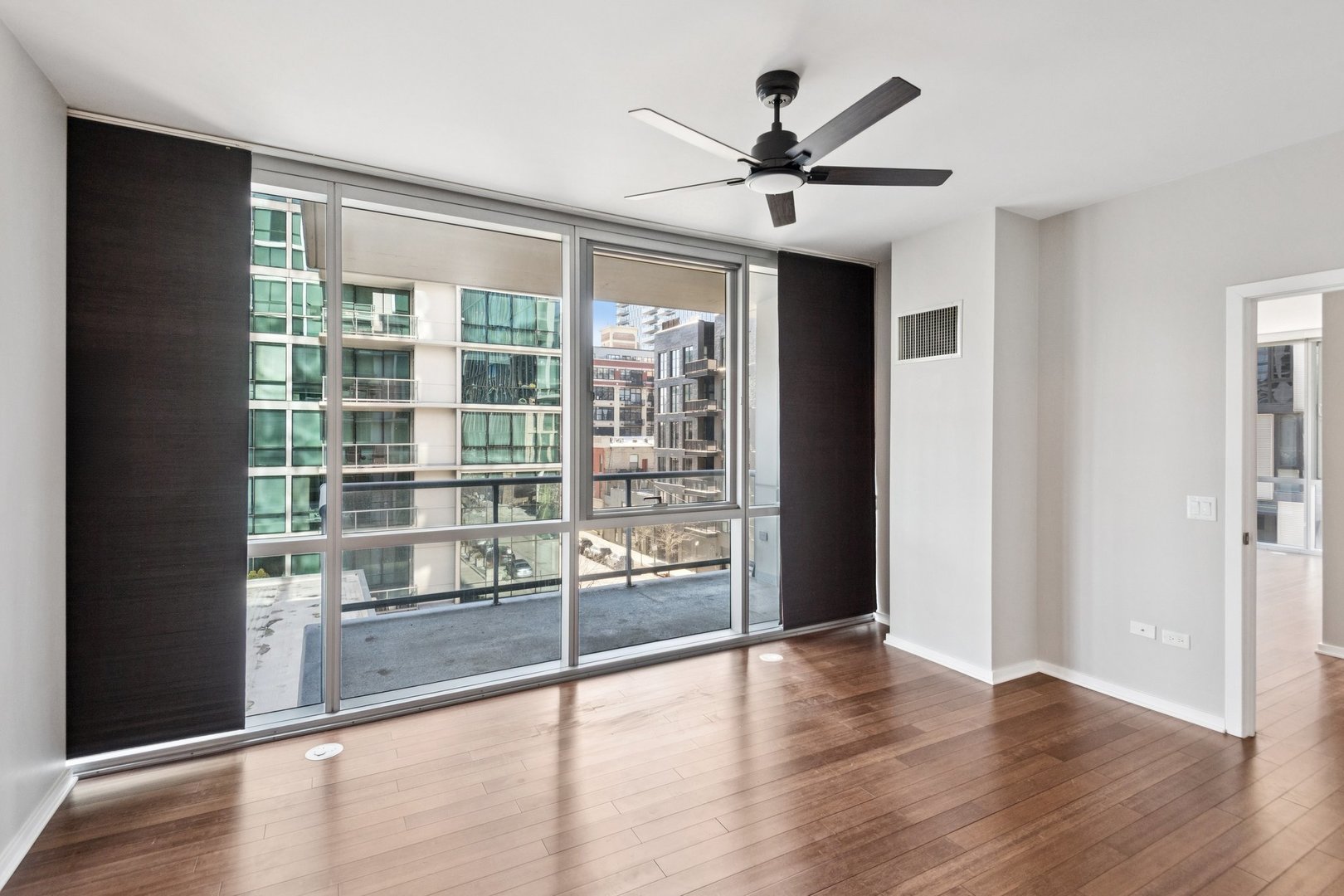 123 S Green Street Unit: 408B