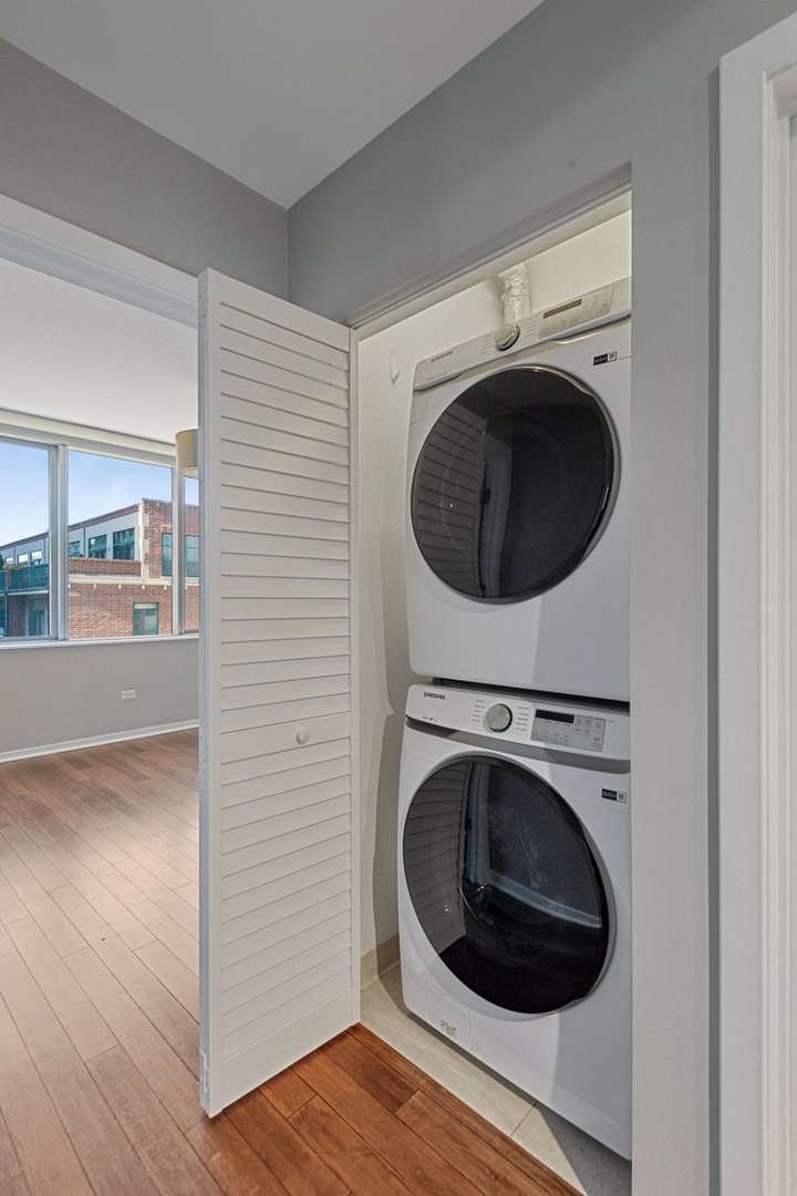 123 S Green Street Unit: 408B