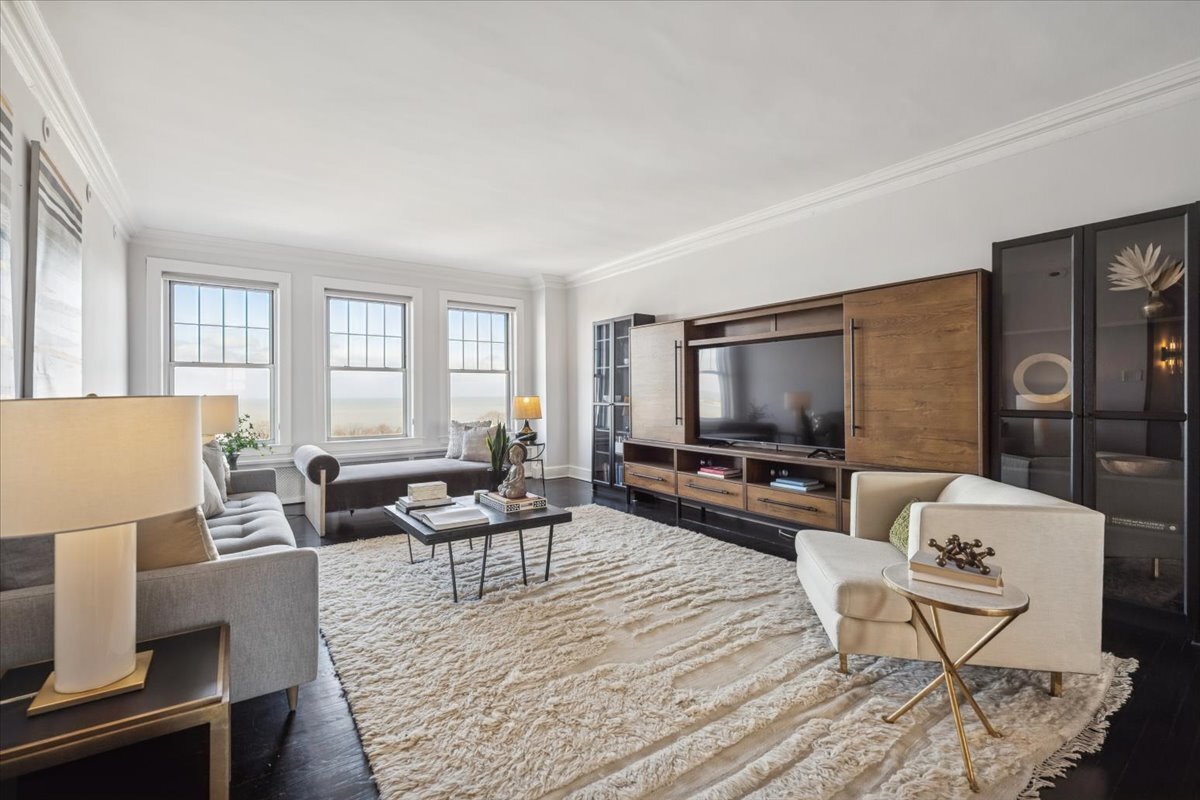 3530 N Lake Shore Drive Unit: 11B