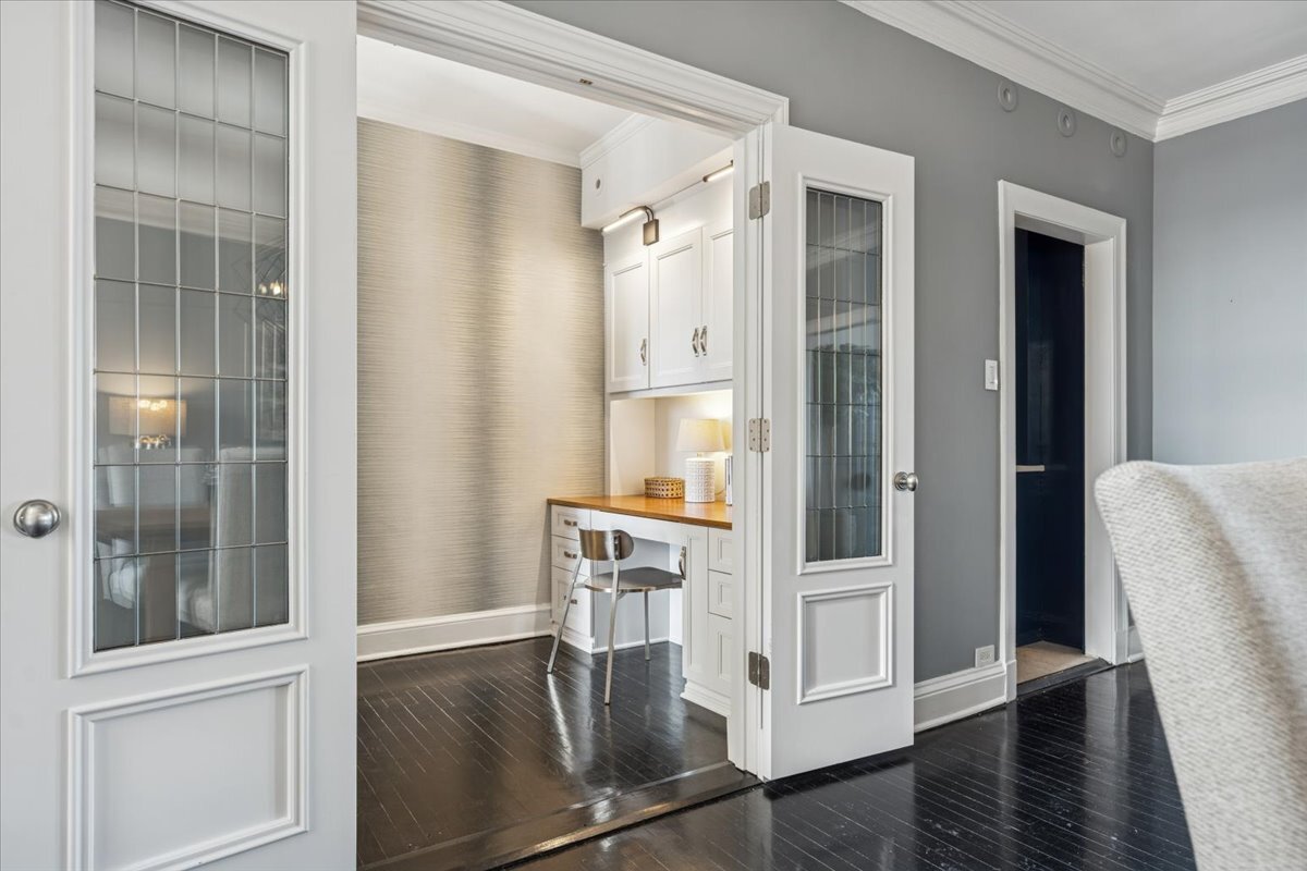 3530 N Lake Shore Drive Unit: 11B