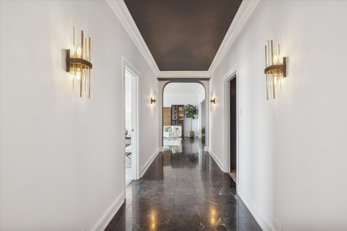 3530 N Lake Shore Drive Unit: 11B