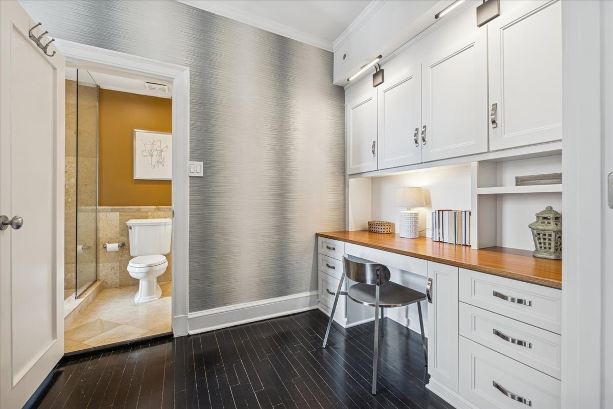 3530 N Lake Shore Drive Unit: 11B