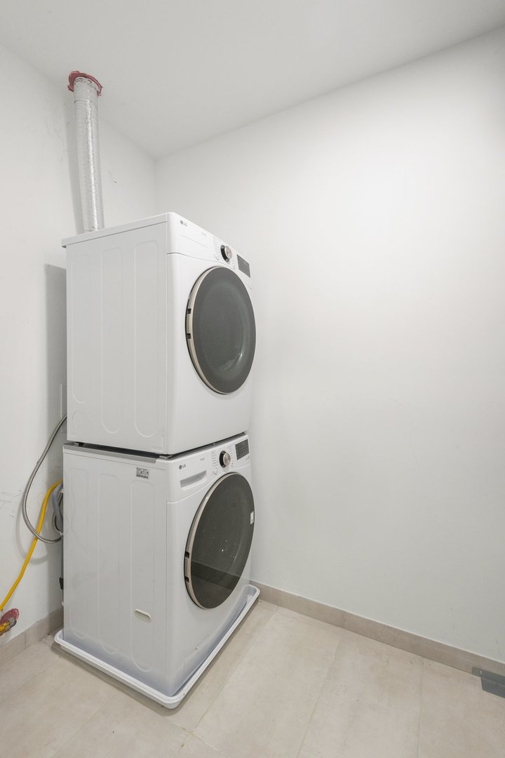 504 N Leavitt Street Unit: 406