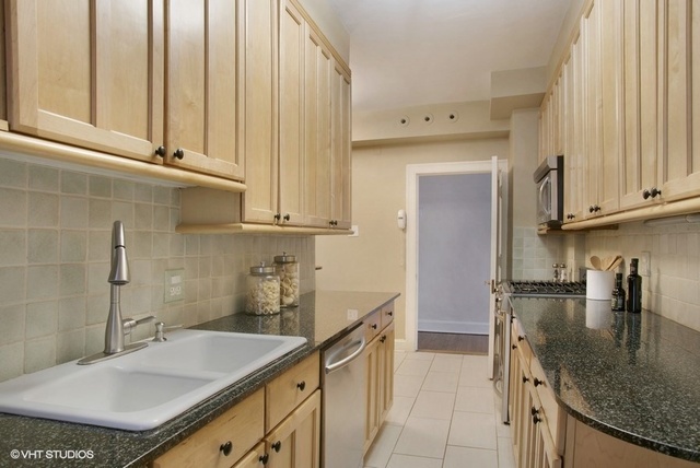 3530 N Lake Shore Drive Unit: 7A