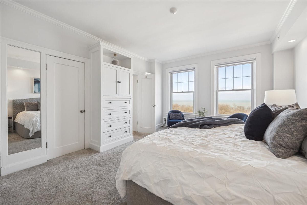 3530 N Lake Shore Drive Unit: 11B