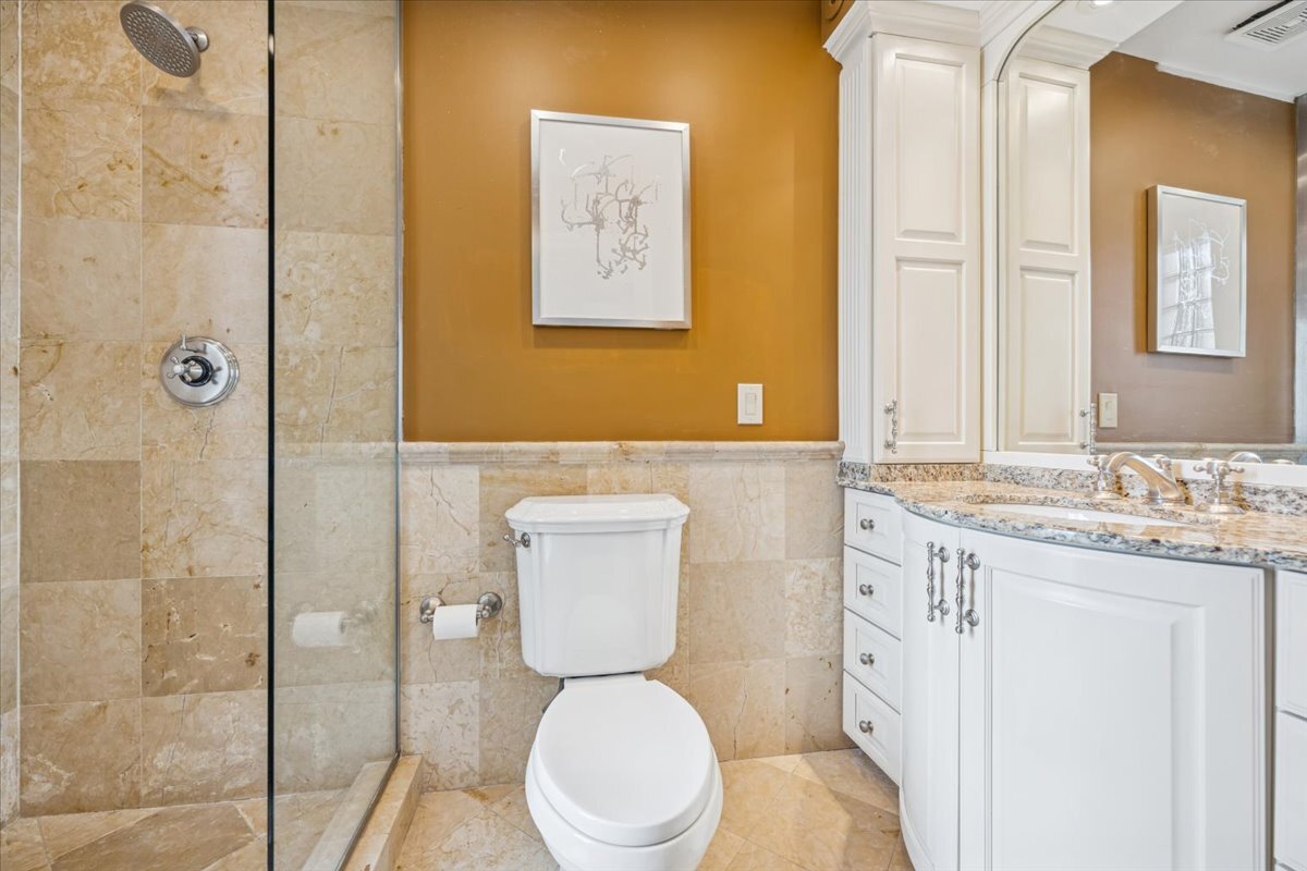 3530 N Lake Shore Drive Unit: 11B