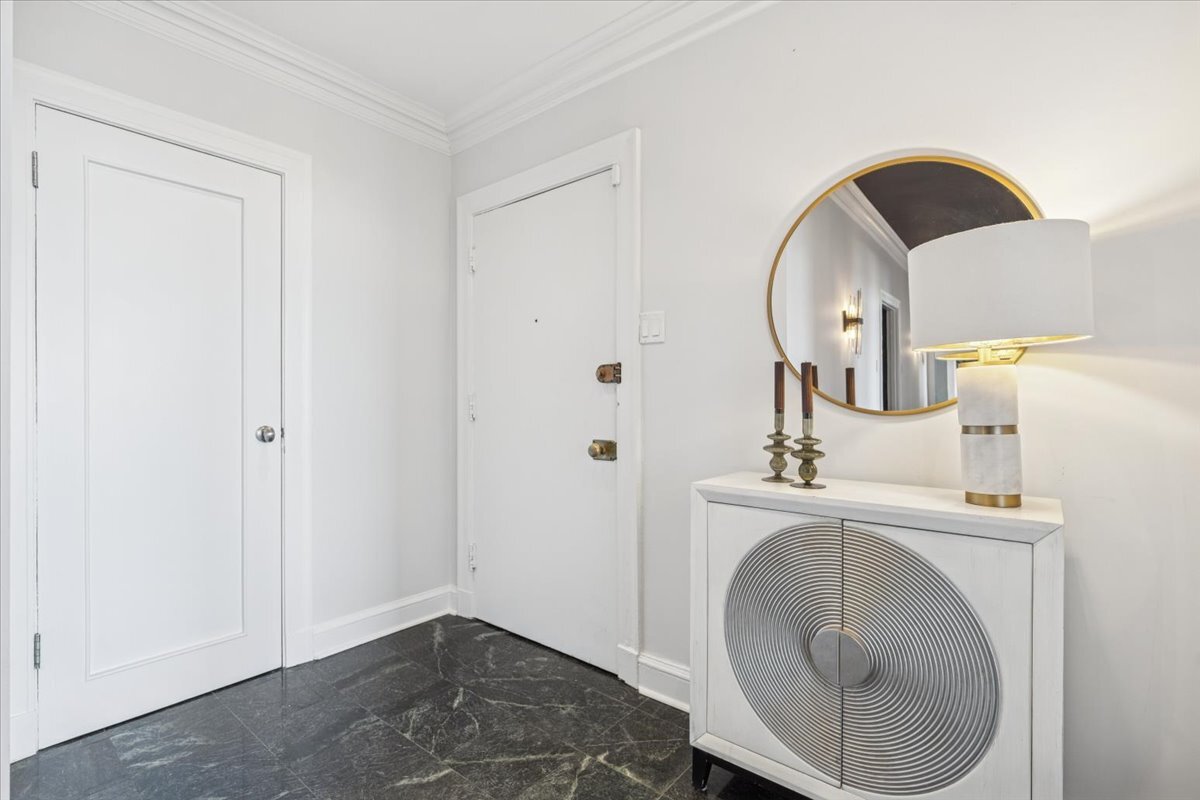 3530 N Lake Shore Drive Unit: 11B