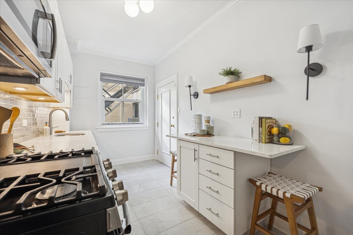 3530 N Lake Shore Drive Unit: 11B