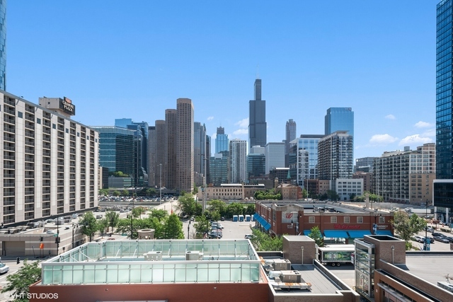 123 S Green Street Unit: 505B