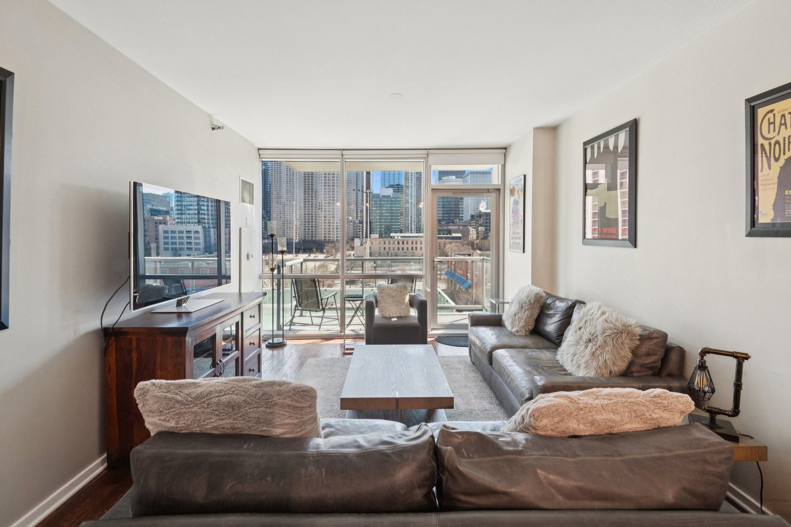 123 S Green Street Unit: 505B
