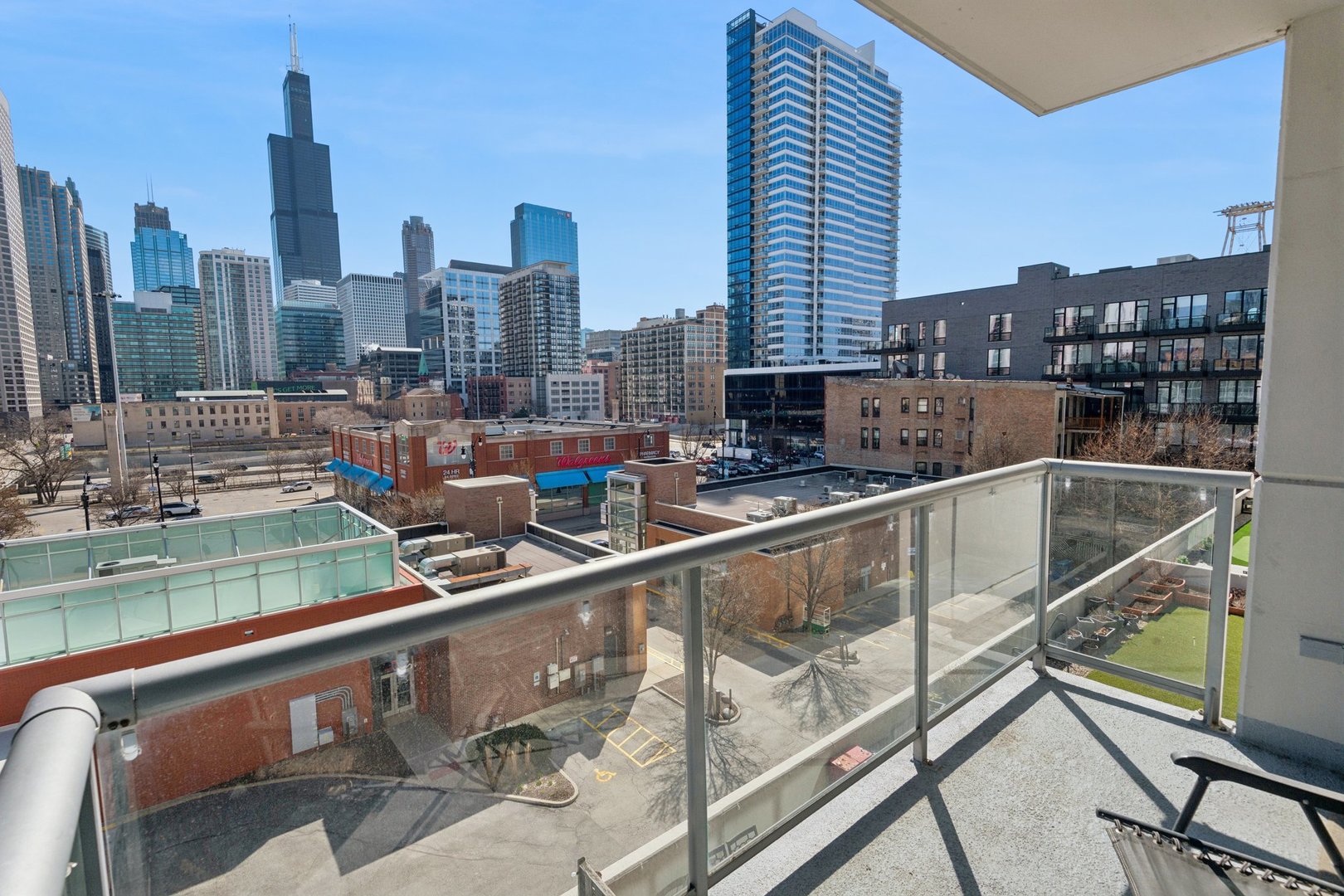 123 S Green Street Unit: 505B