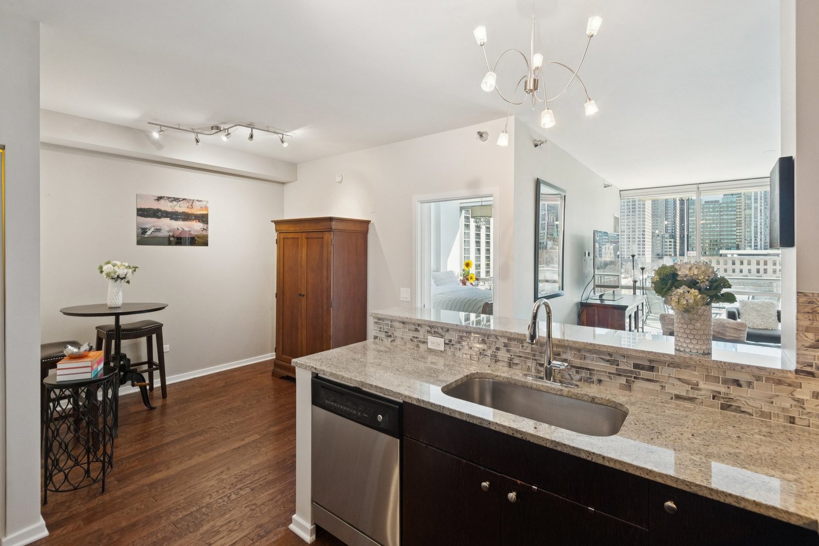 123 S Green Street Unit: 505B