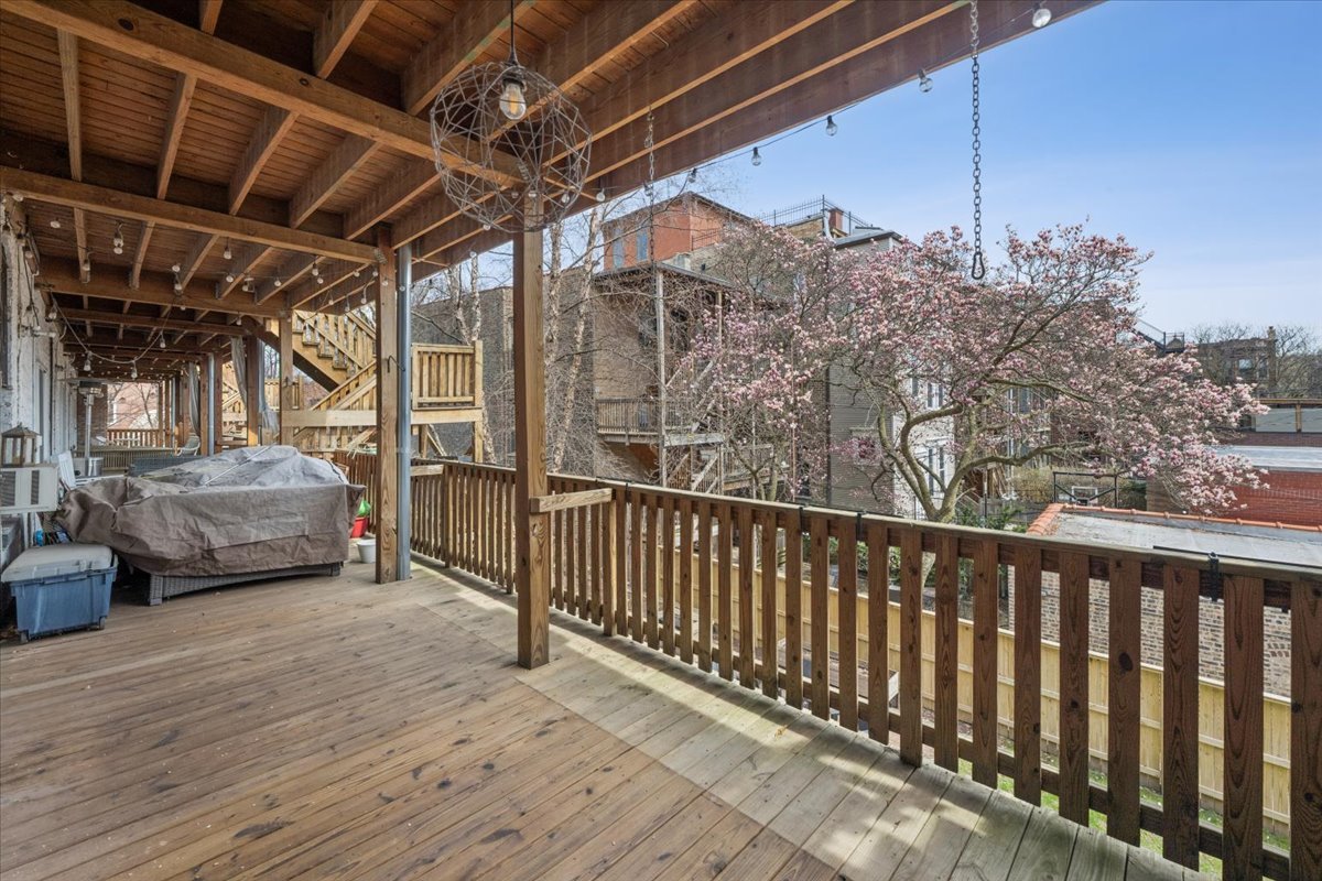 2151 N SEMINARY Avenue Unit: B