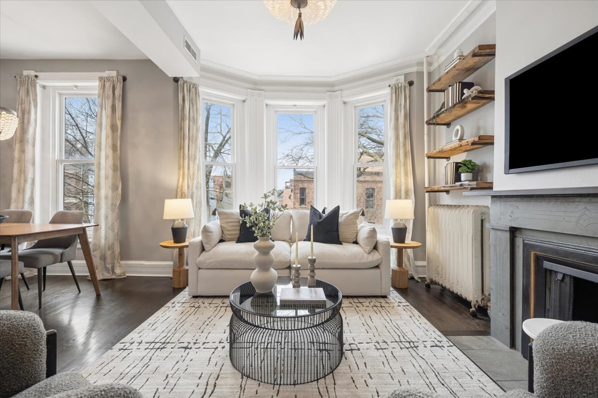 2151 N SEMINARY Avenue Unit: B