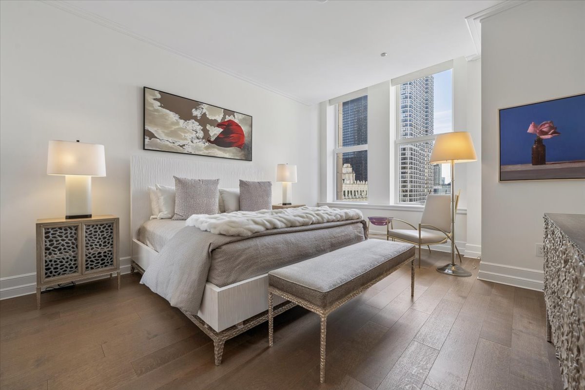 435 N Michigan Avenue Unit: 1803