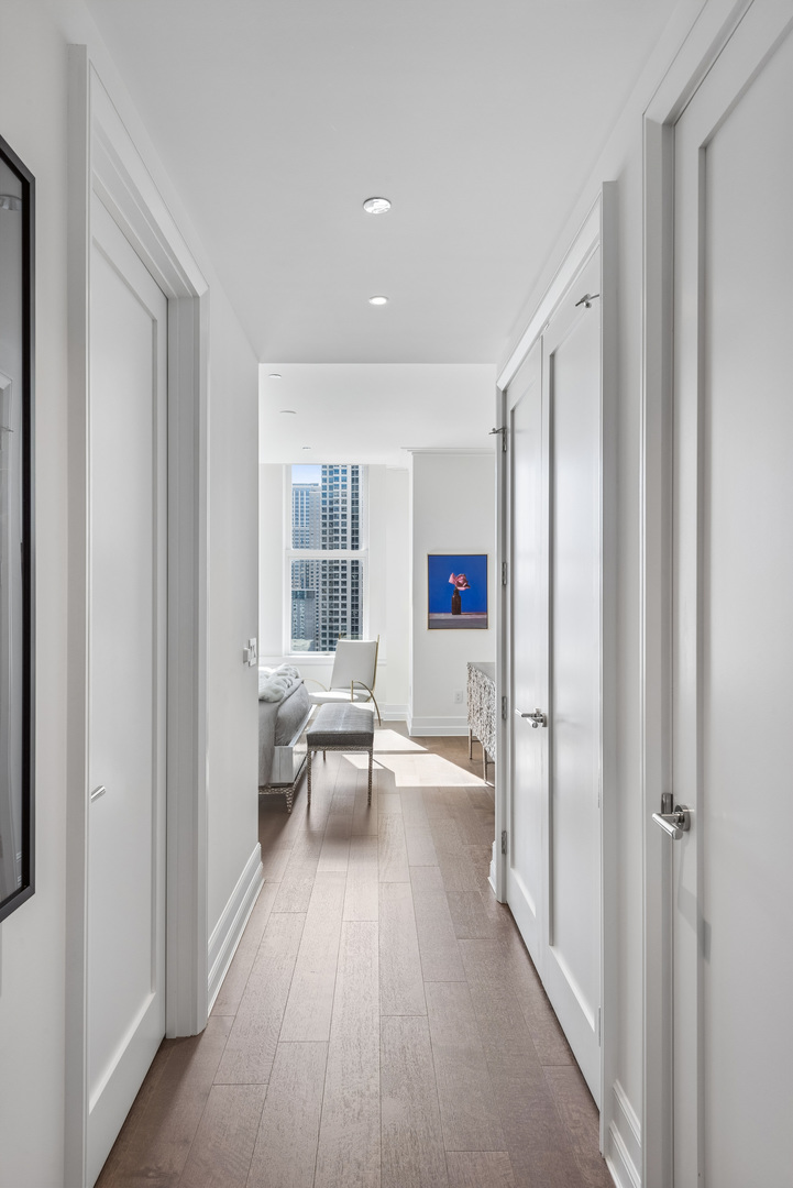 435 N Michigan Avenue Unit: 1803