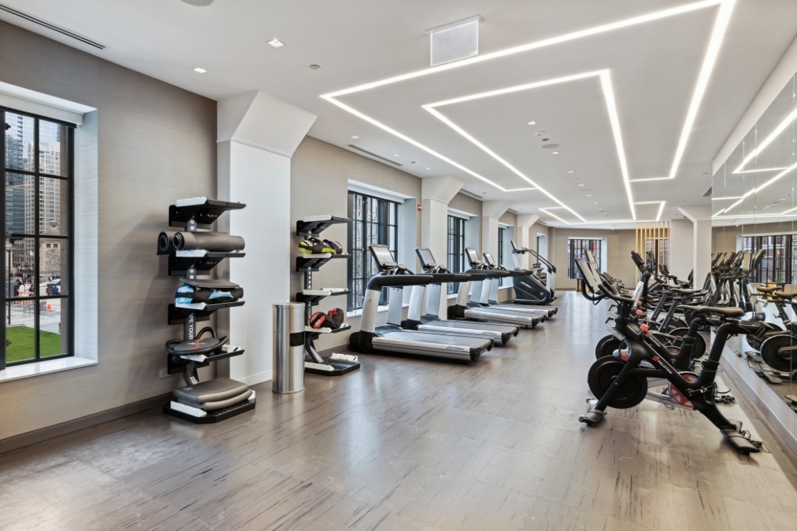 435 N Michigan Avenue Unit: 1803