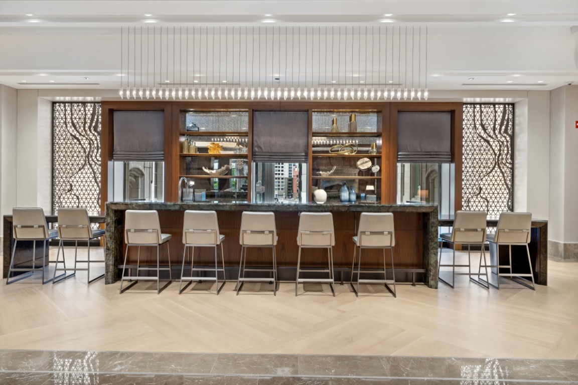 435 N Michigan Avenue Unit: 1803