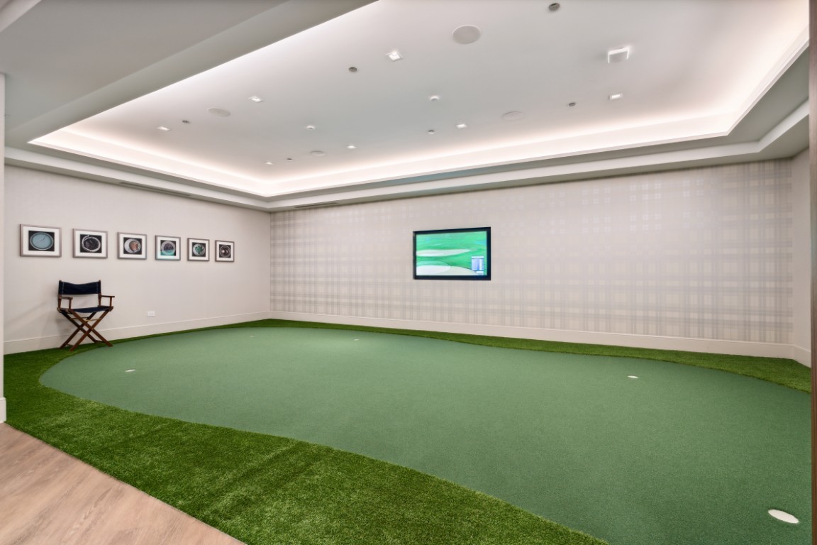 435 N Michigan Avenue Unit: 1803