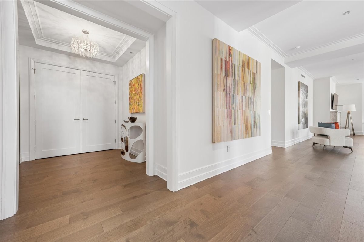 435 N Michigan Avenue Unit: 1803