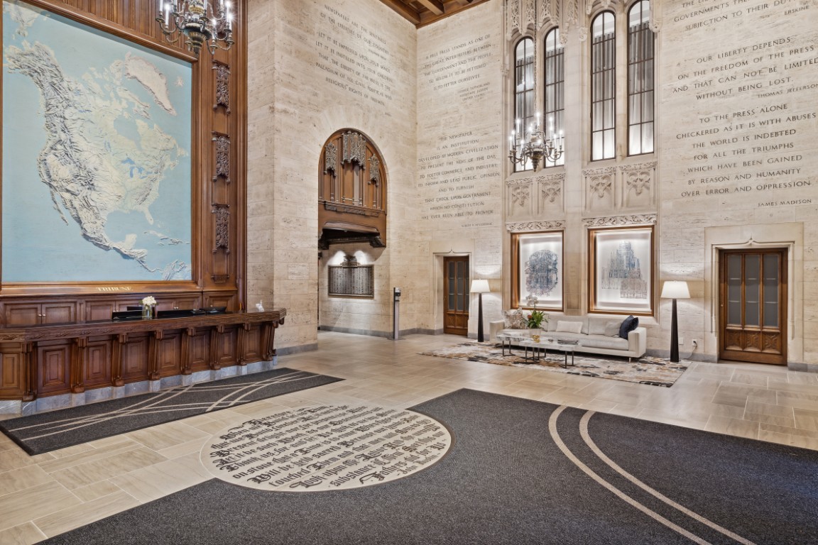 435 N Michigan Avenue Unit: 1803