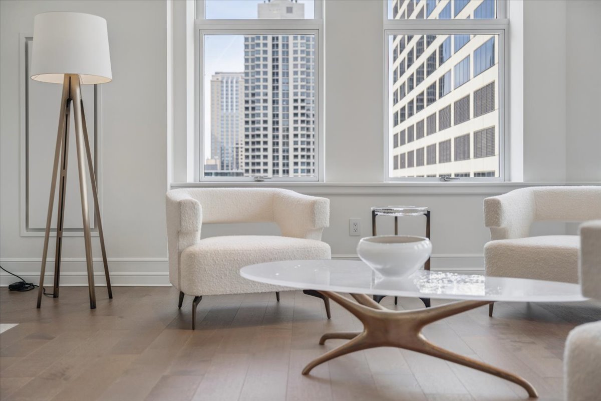 435 N Michigan Avenue Unit: 1803