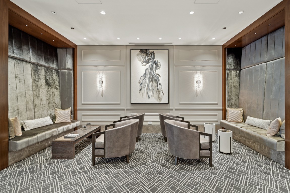 435 N Michigan Avenue Unit: 1803