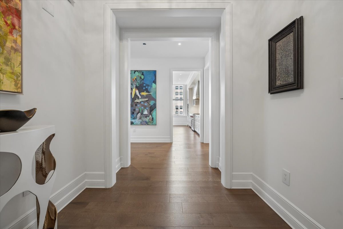 435 N Michigan Avenue Unit: 1803