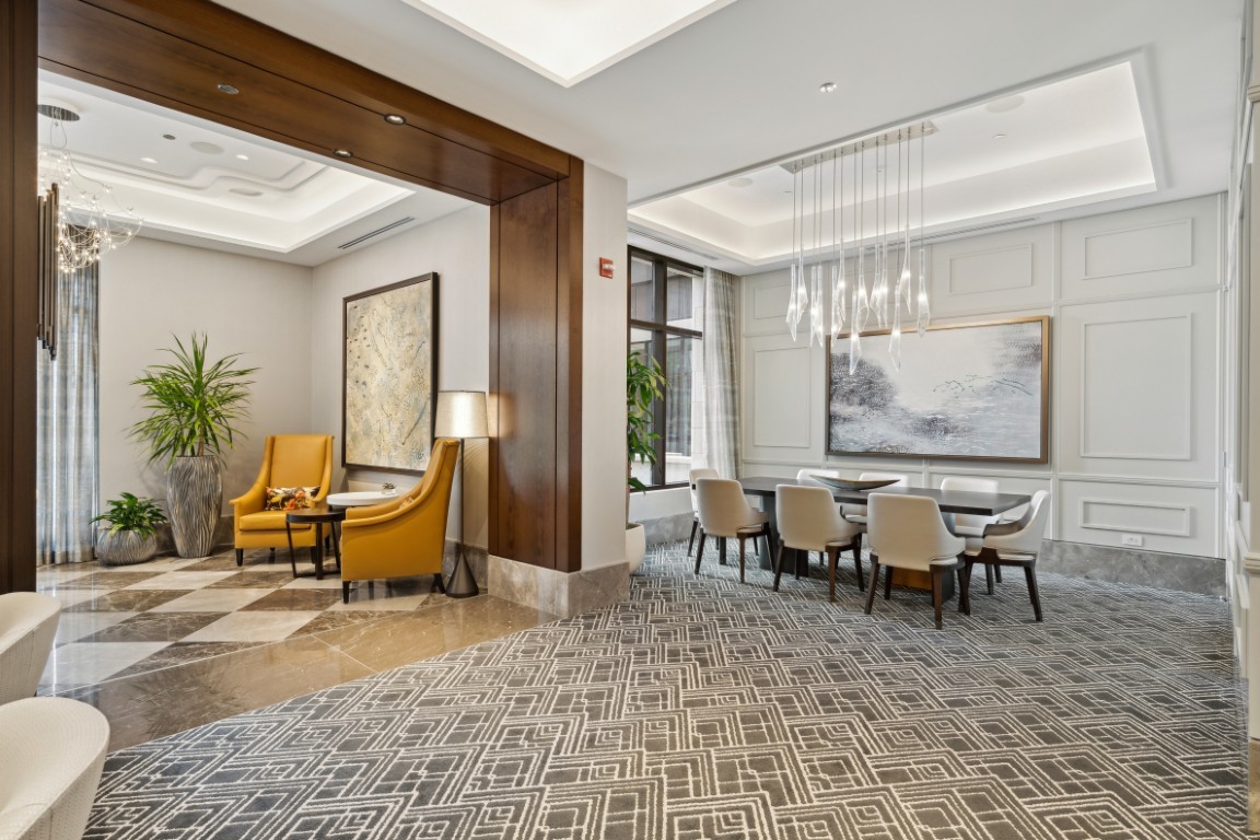 435 N Michigan Avenue Unit: 1803