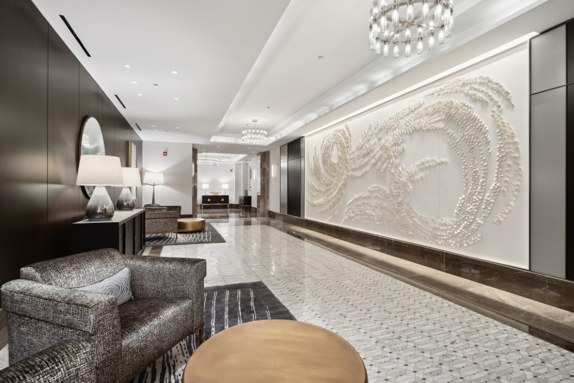 435 N Michigan Avenue Unit: 1803