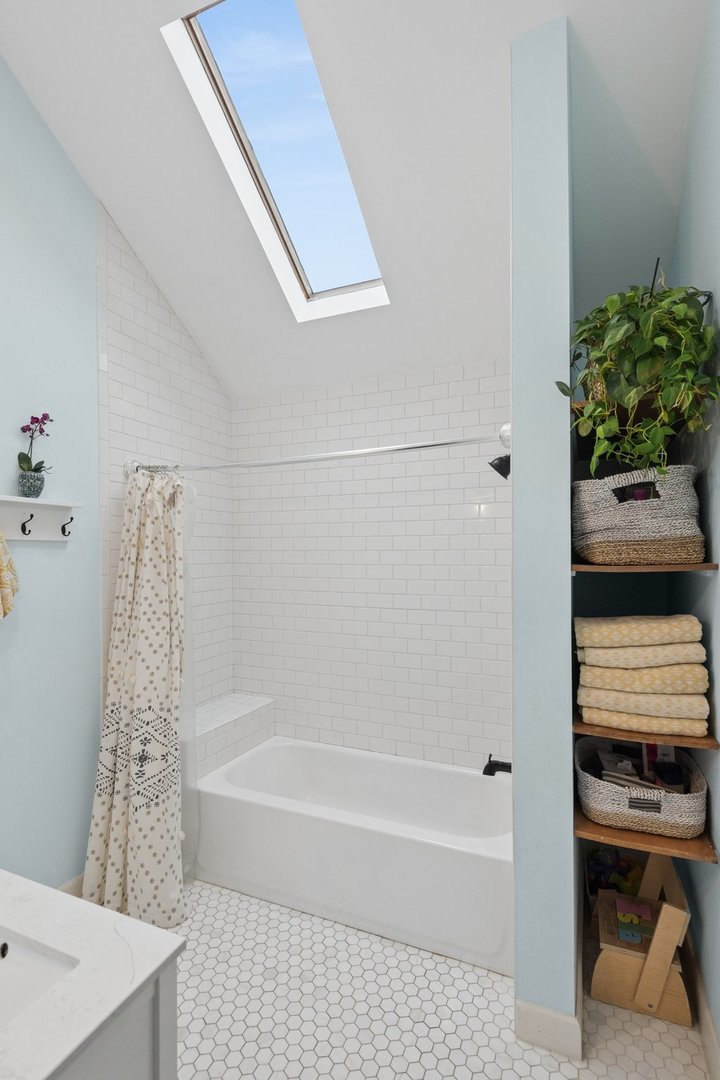 1803 N Fairfield Avenue