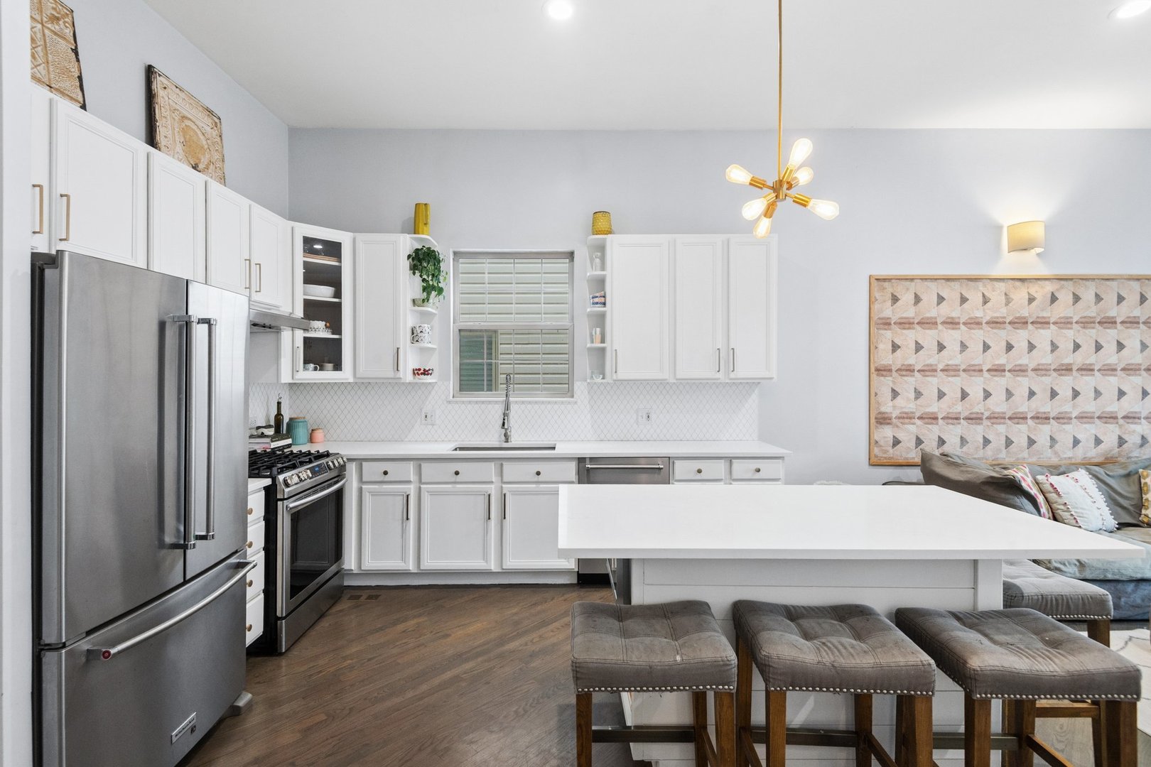 1803 N Fairfield Avenue