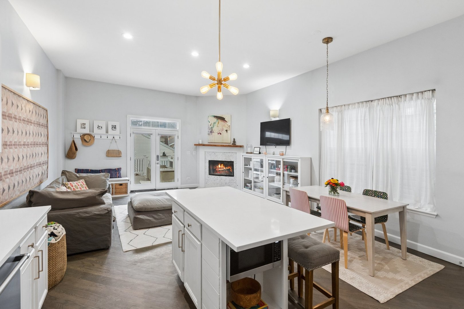 1803 N Fairfield Avenue